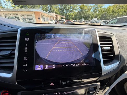 Used 2016 Honda Pilot Touring image 24