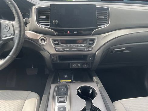 Used 2024 Honda Passport EX-L image 11