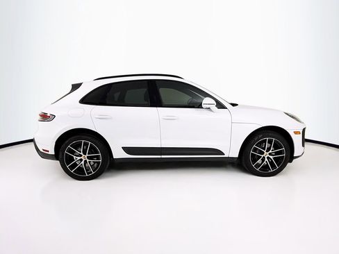 Certified 2024 Porsche Macan AWD/4WD image 8