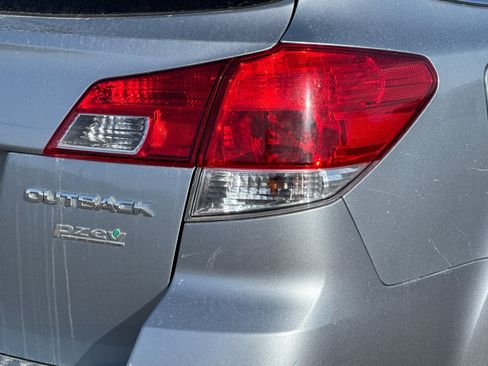 Used 2013 Subaru Outback 2.5i Premium w/ All-Weather Pkg image 21