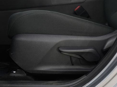 Used 2025 Toyota RAV4 LE image 22