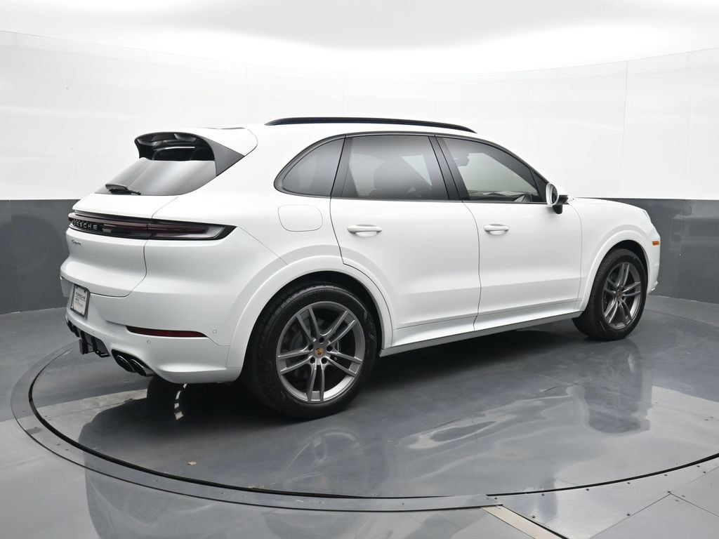 Certified 2025 Porsche Cayenne AWD/4WD image 20