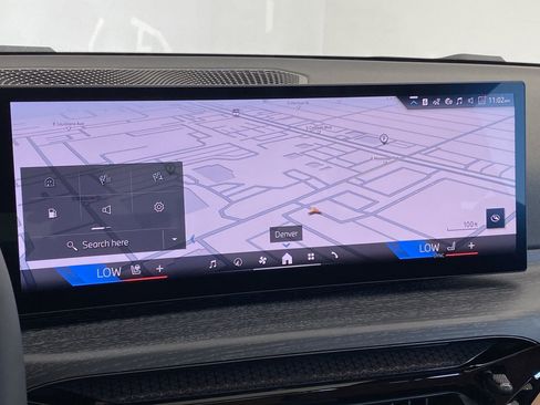 Used 2025 BMW 330i xDrive Sedan w/ Convenience Package image 28