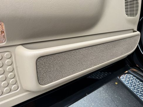 Used 2001 Ford F350 Lariat image 88