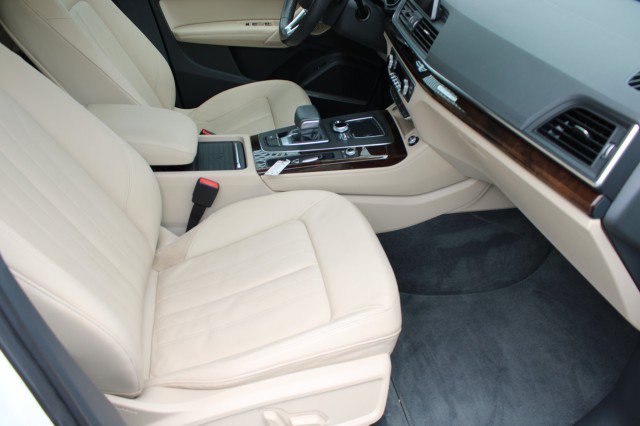 Used 2019 Audi Q5 2.0T Premium Plus w/ Premium Plus Package AWD/4WD image 38