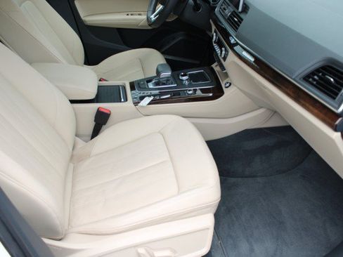 Used 2019 Audi Q5 2.0T Premium Plus w/ Premium Plus Package AWD/4WD image 38