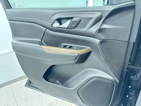 Used 2023 GMC Acadia SLE w/ Elevation Edition image 29