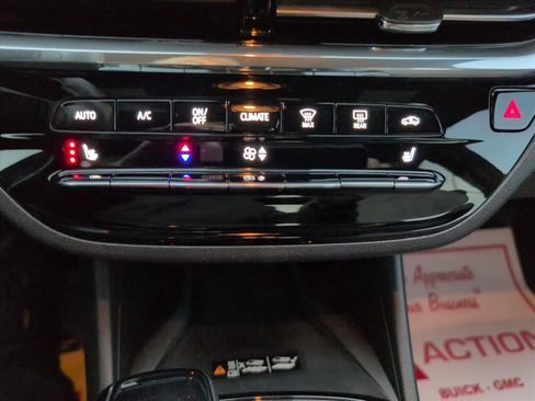 Used 2025 Buick Envista Avenir image 25