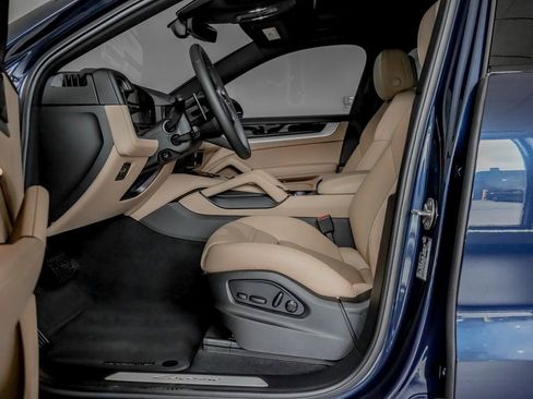 New 2026 Porsche Cayenne Coupe AWD/4WD image 5