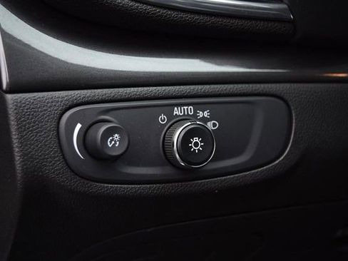 Used 2020 Buick Encore Preferred image 9