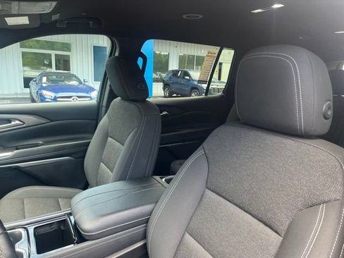 Used 2024 Chevrolet Traverse LT AWD/4WD image 11