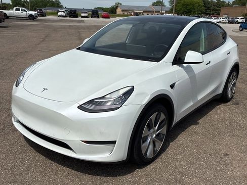 Used 2021 Tesla Model Y Long Range AWD/4WD image 2