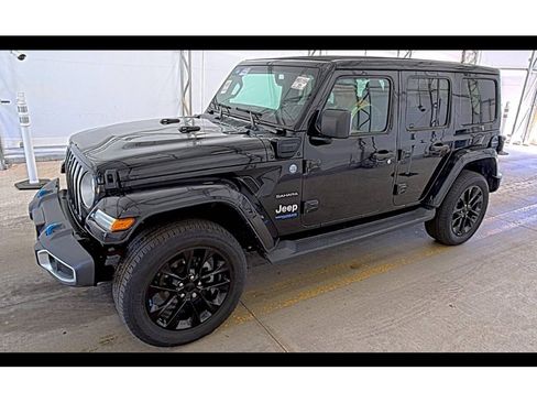 Used 2022 Jeep Wrangler Unlimited Sahara w/ Cold Weather Group AWD/4WD image 1