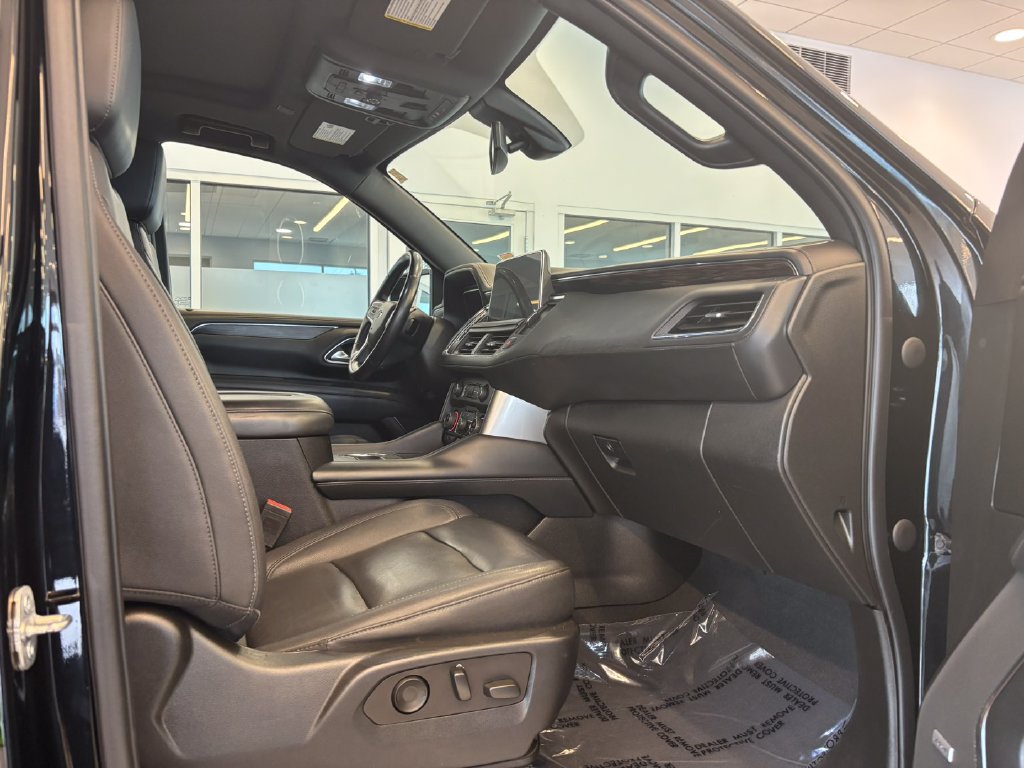 Used 2022 Chevrolet Tahoe Z71 w/ Luxury Package AWD/4WD image 22