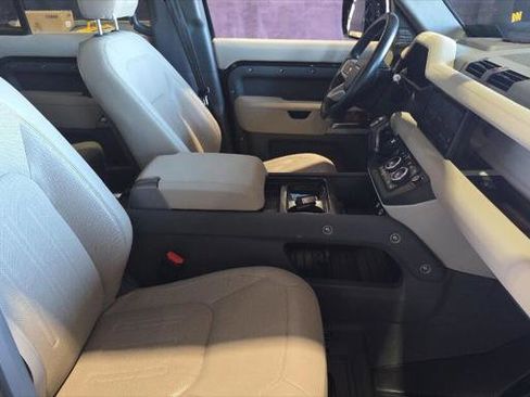 Used 2022 Land Rover Defender 110 S image 9