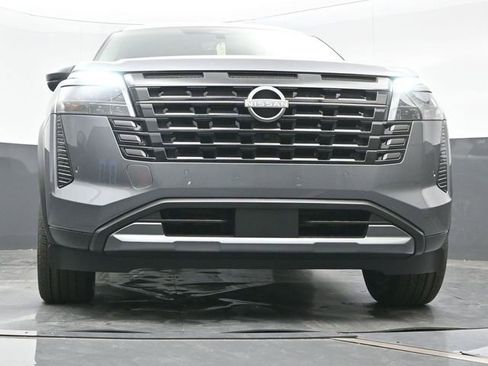 New 2026 Nissan Pathfinder Platinum FWD image 18