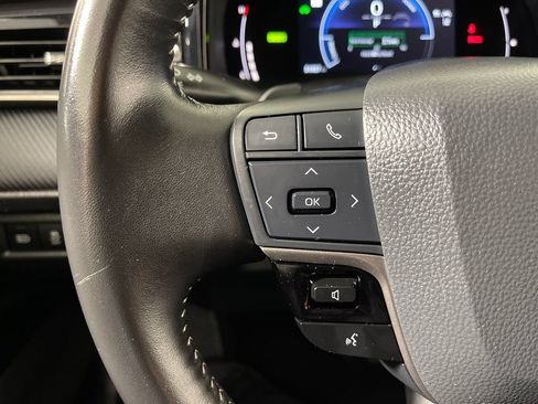 Used 2025 Toyota Camry SE FWD image 26