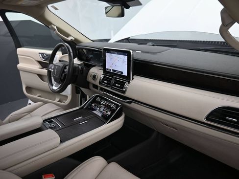 Used 2020 Lincoln Navigator Reserve w/ Equipment Group 208A Reserve AWD/4WD image 20