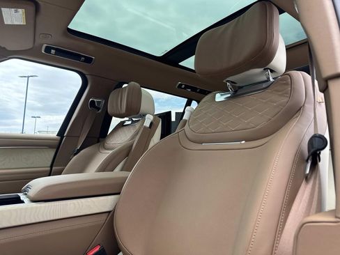 New 2026 Land Rover Range Rover SV AWD/4WD image 23