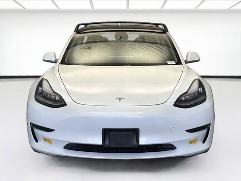 Used 2020 Tesla Model 3 Standard Range Plus image 2