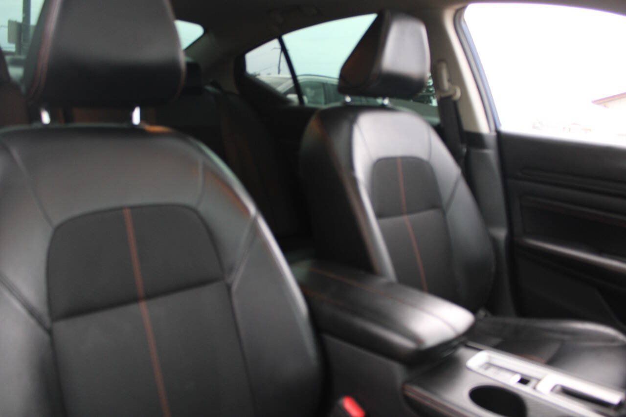Used 2019 Nissan Altima 2.5 SR w/ SR Premium Package AWD/4WD image 15