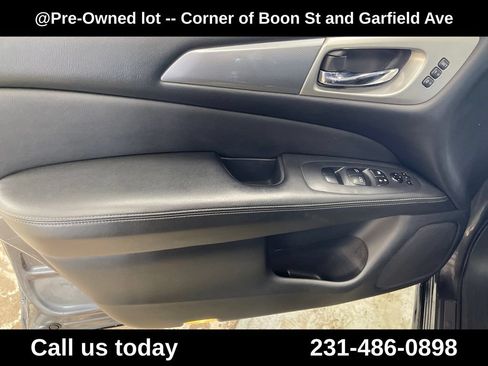 Used 2020 Nissan Pathfinder SL AWD/4WD image 15