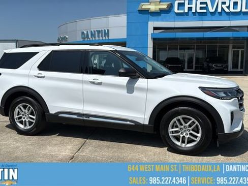 Used 2025 Ford Explorer Active RWD image 1