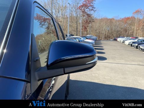 Used 2022 Toyota 4Runner SR5 Premium image 11