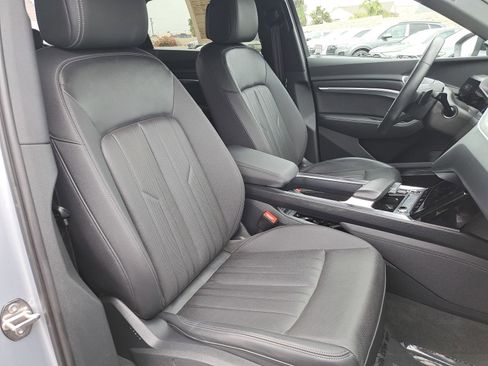 Certified 2023 Audi e-tron Premium Plus w/ Premium Plus Package AWD/4WD image 10