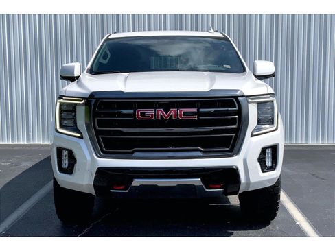 Used 2023 GMC Yukon AT4 w/ AT4 Premium Plus Package AWD/4WD image 3