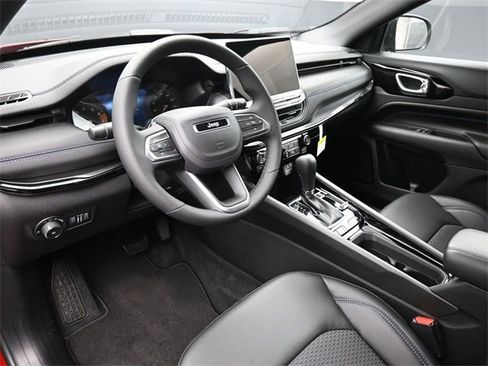 New 2026 Jeep Compass Latitude image 12