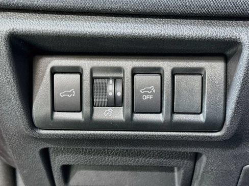 Used 2024 Subaru Outback Premium AWD/4WD image 18