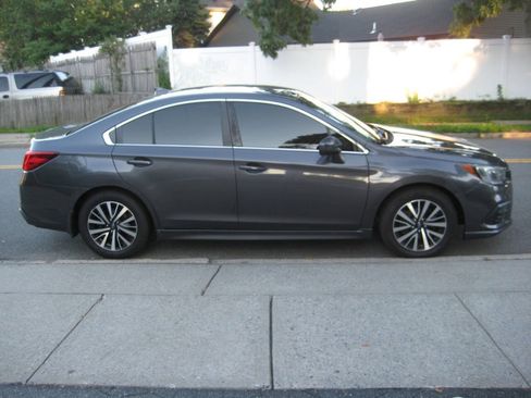 Used 2019 Subaru Legacy 2.5i Premium AWD/4WD image 8