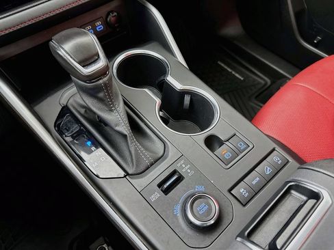 Used 2022 Toyota Highlander XSE AWD/4WD image 19