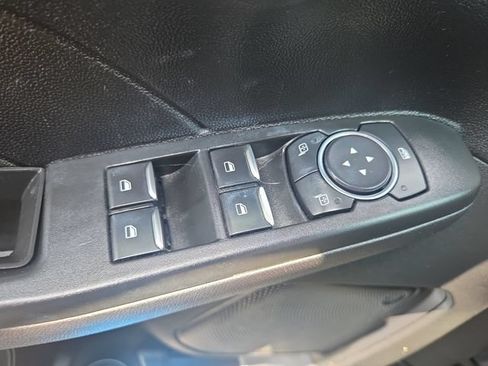 Used 2021 Ford Escape SE FWD image 17