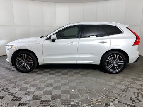 Used 2019 Volvo XC60 T8 Momentum w/ Advanced Package image 2