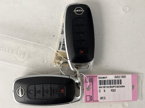 Used 2023 Nissan Rogue SL AWD/4WD image 20