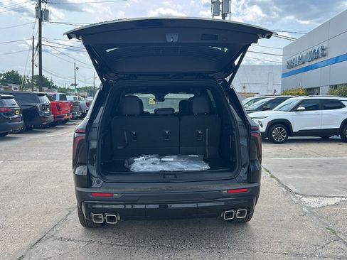 New 2026 Chevrolet Traverse LT w/ Midnight/Sport Edition AWD/4WD image 11