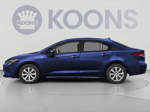 Used 2025 Toyota Corolla SE w/ Convenience Package FWD image 4