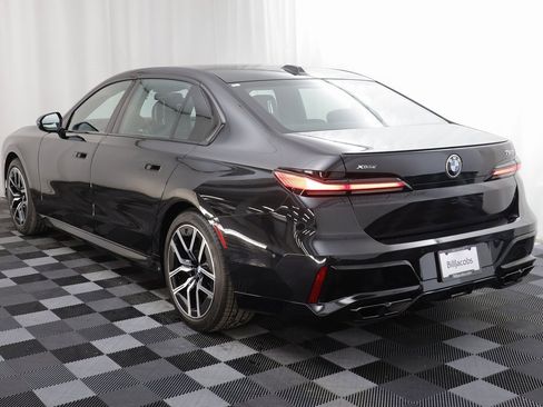 Certified 2025 BMW 760i xDrive w/ Executive Package image 18