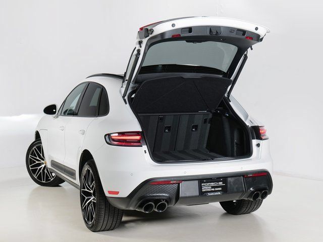 Certified 2026 Porsche Macan AWD/4WD image 33