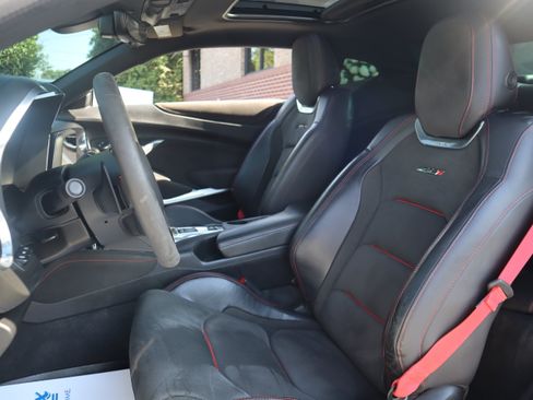 Used 2019 Chevrolet Camaro ZL1 RWD image 33