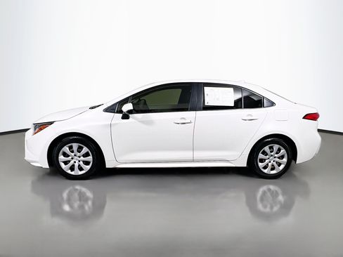 Used 2021 Toyota Corolla LE FWD image 9