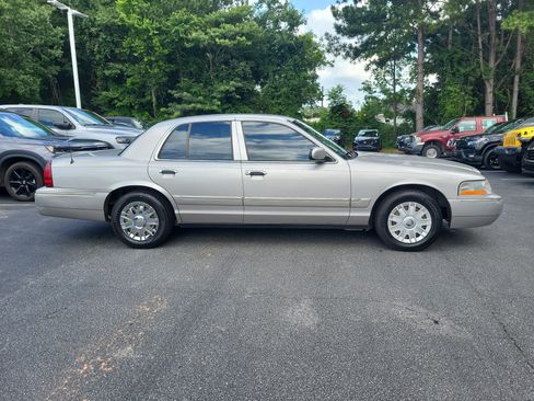Used 2005 Mercury Grand Marquis GS RWD image 4