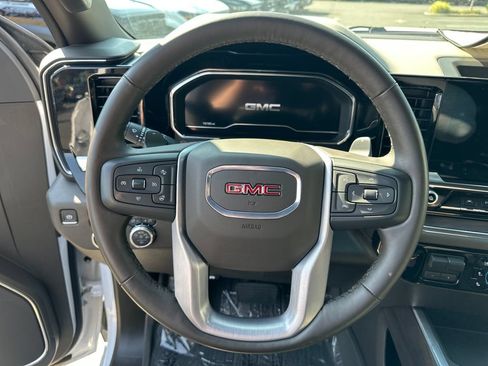 Used 2025 GMC Sierra 1500 SLT w/ SLT Premium Package AWD/4WD image 18
