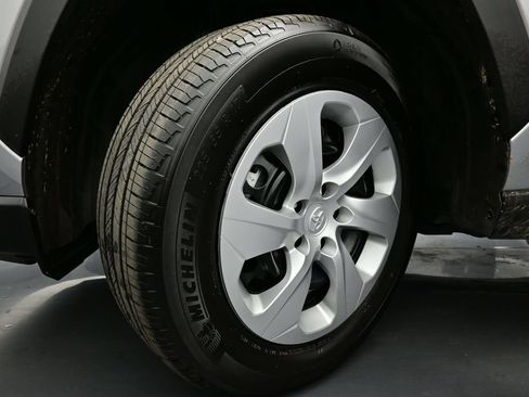 Used 2025 Toyota RAV4 LE AWD/4WD image 16
