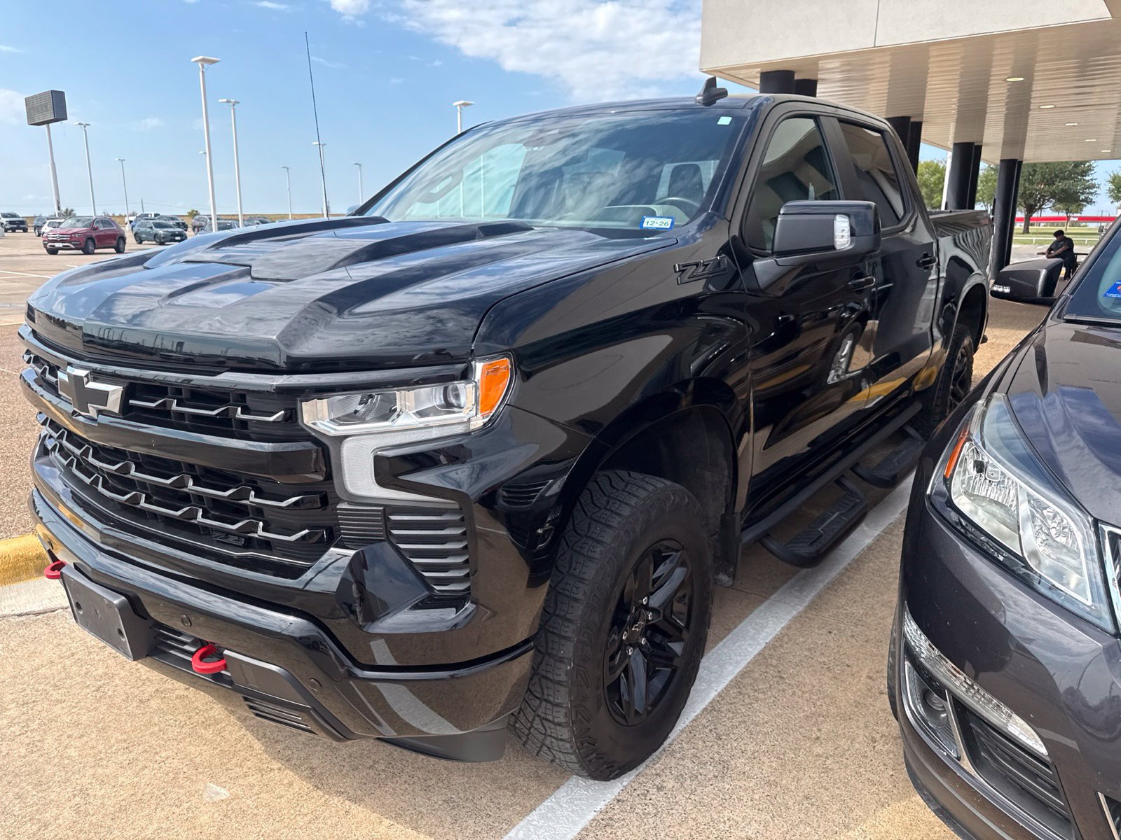 Used 2024 Chevrolet Silverado 1500 LT Trail Boss w/ LT Trail Boss Premium Package AWD/4WD image 8