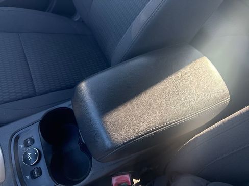 Used 2012 Ford Focus SEL w/ SEL/Titanium Winter Pkg image 41