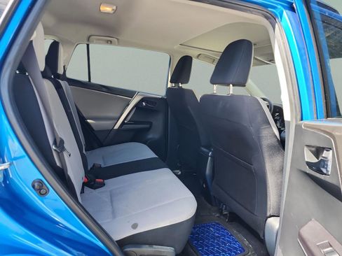 Used 2018 Toyota RAV4 XLE image 18