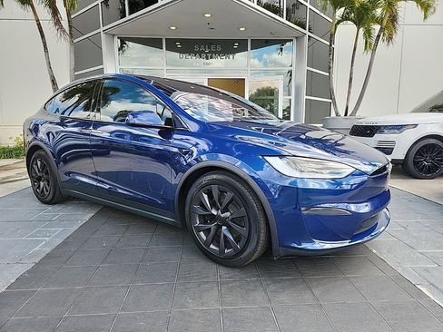 Used 2024 Tesla Model X image 1